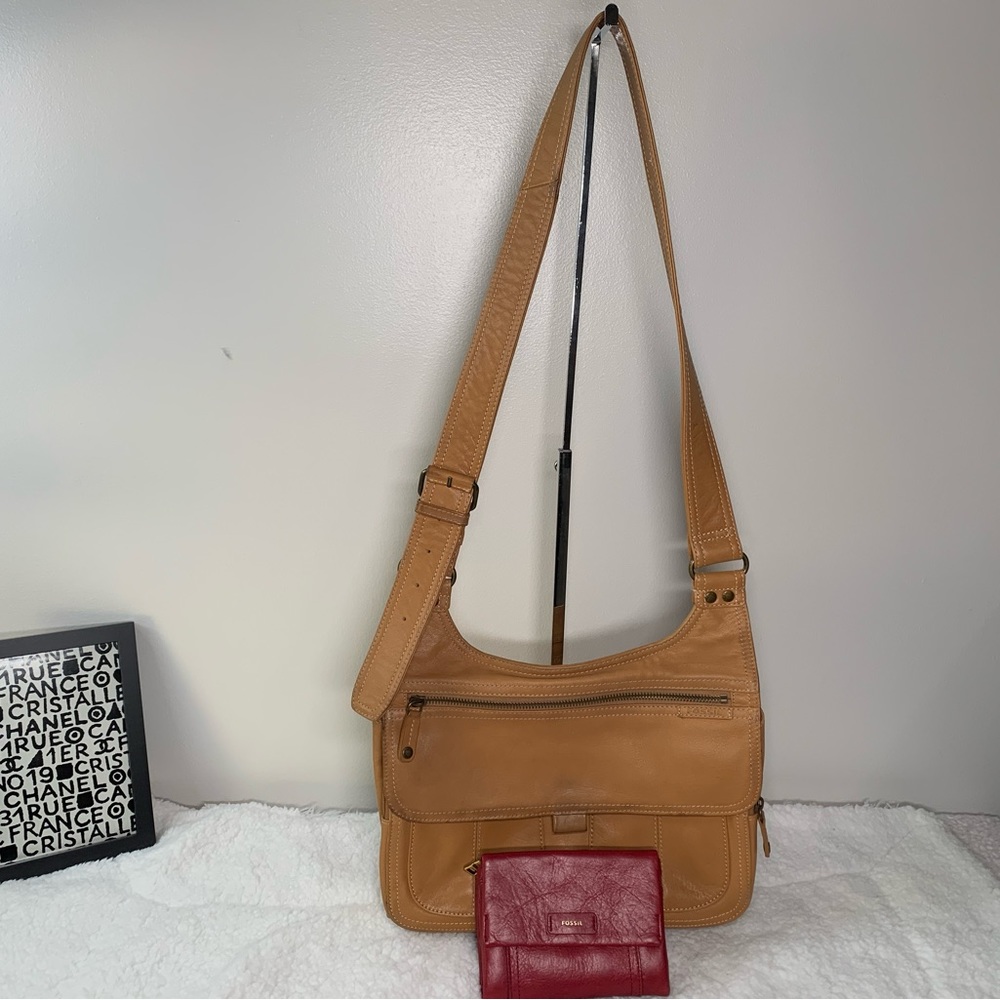 SOLD! Fossil bundle Tan leather Shoulder/Crossbody with EUC Red Tri-Fold wallet